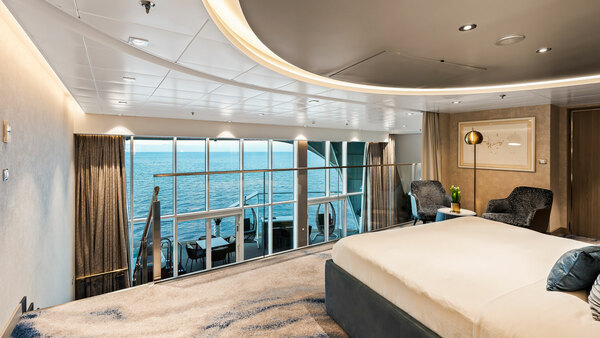 RCI Wonder of the Seas Royal Loft Suite 4.jpeg